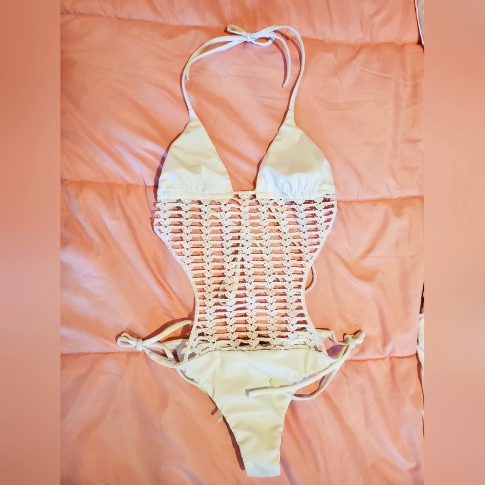 Calzedonia White Halter Heart Print One Piece Swimsuit